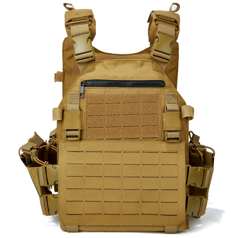Plattenträger Weste – Vorderansicht des CHARLIE MIKE PC BASIC LASER coyote mit Klettfläche für Patches und robustem Laser-Cut-Molle-System