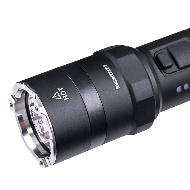Taktische LED-Taschenlampe P84, 3'000 Lumen (inkl. Akku)