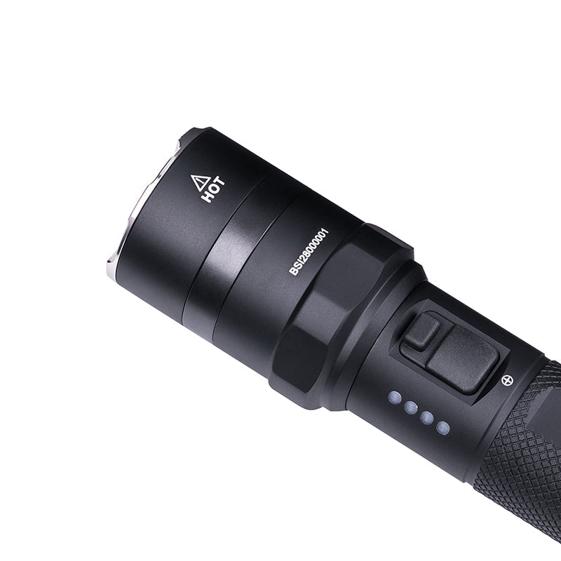 Taktische LED-Taschenlampe P84, 3'000 Lumen (inkl. Akku)